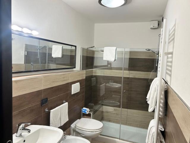 Menaggio Down Town Apartment Luaran gambar